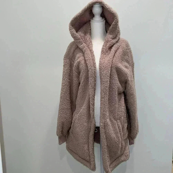 Dictionary Blush Hooded Sherpa Fleece Sweater - Picture 10 of 10